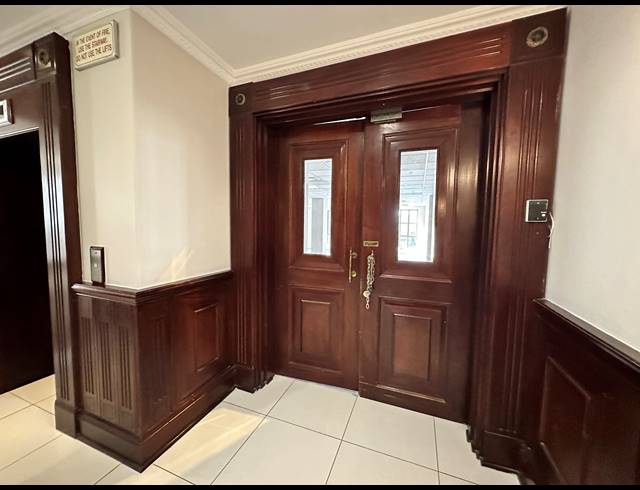1,037M² OFFICE TO LET IN ROSEBANK
